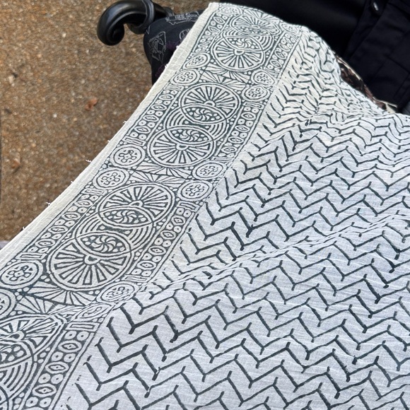 B14 Women’s Chic Navy Purple and White Patterned Scarf - Picture 7 of 8